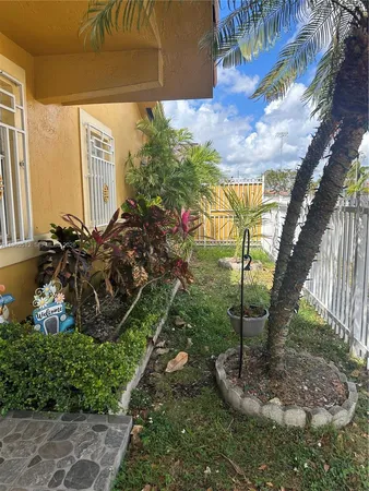 $550,000 | 2501 West 73rd Place, Hialeah, FL 33016