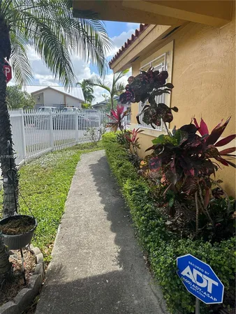 $550,000 | 2501 West 73rd Place, Hialeah, FL 33016