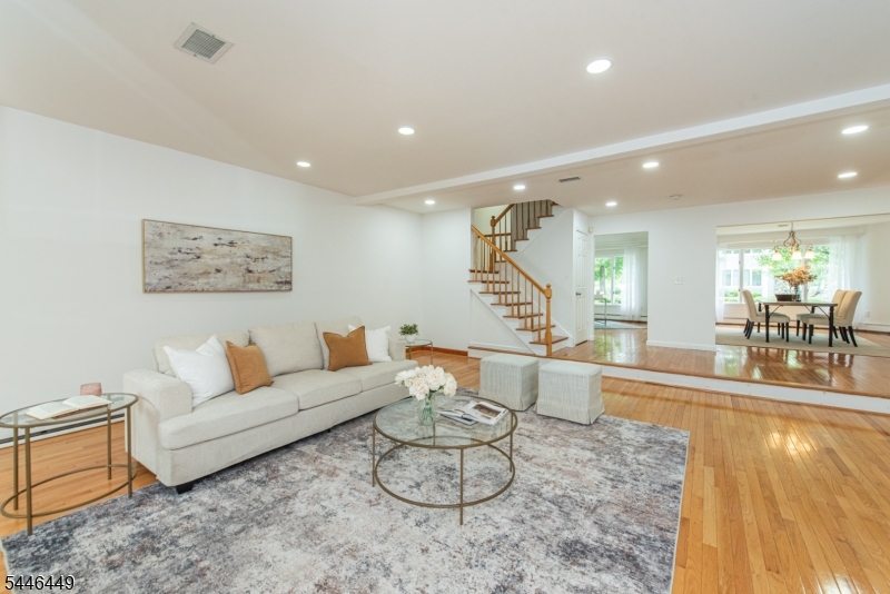 19 Matthew Road Wayne, NJ 07470 - Photo 3 of 24