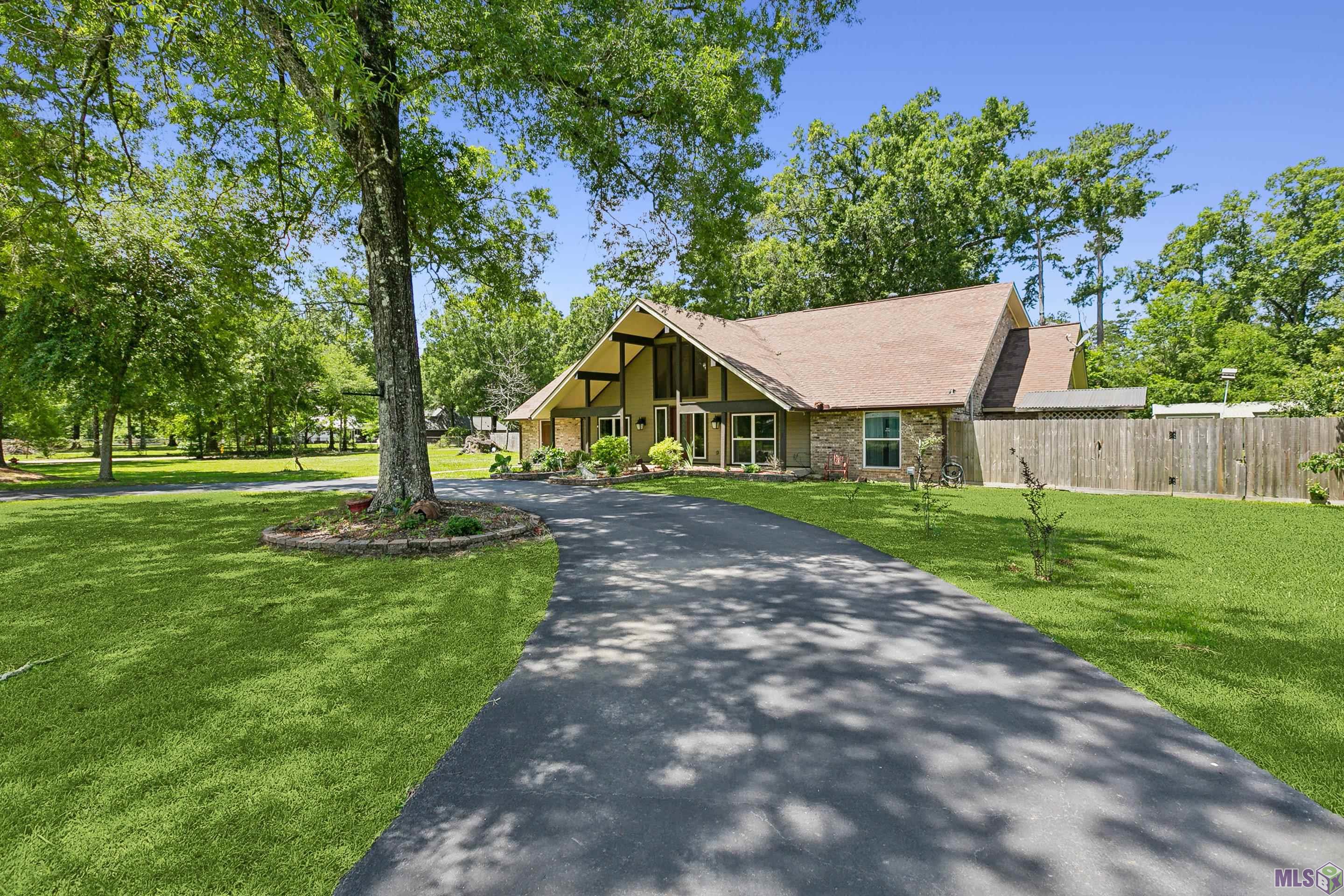 31849 Linder Road Denham Springs, LA 70726 - Photo 1 of 42