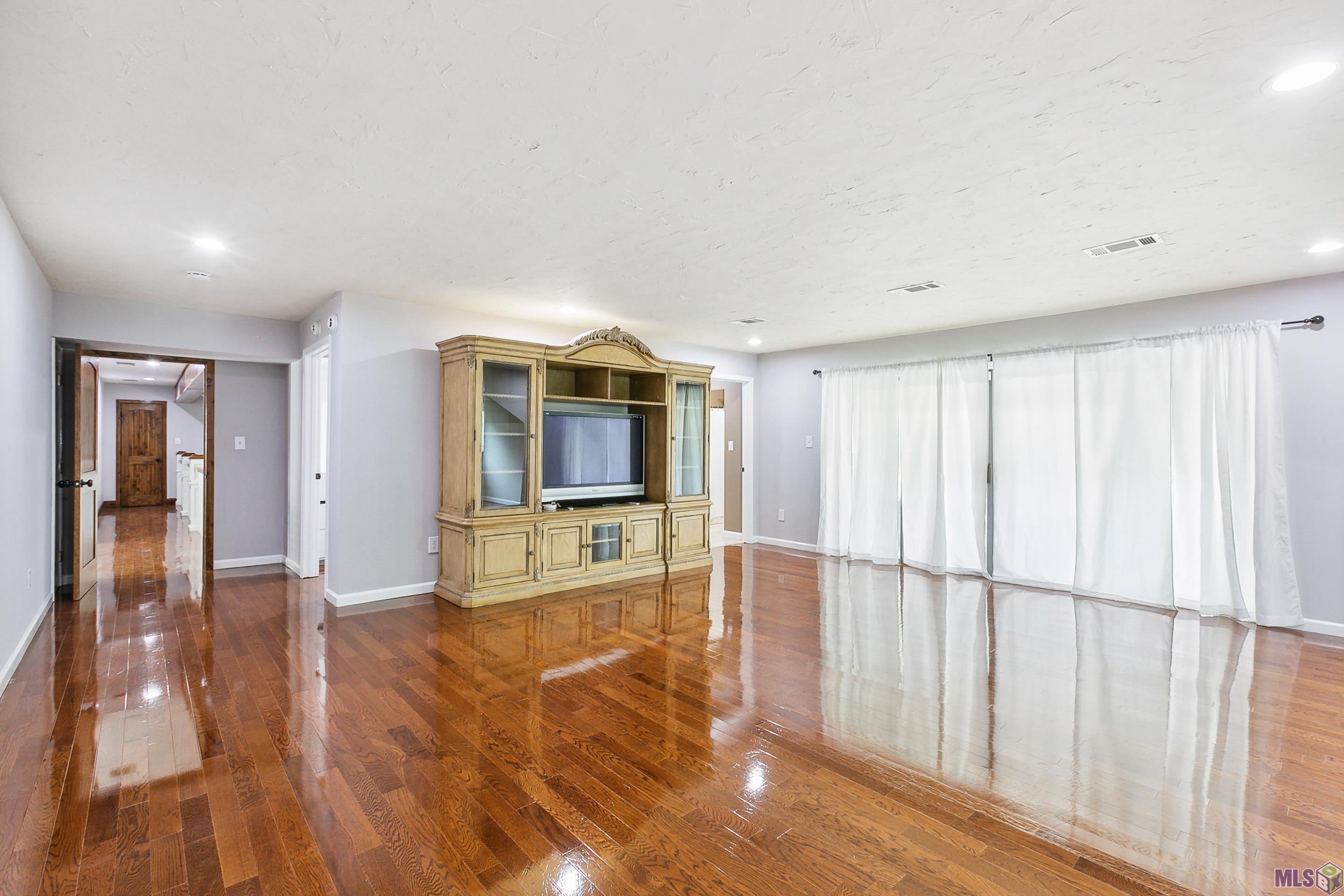 31849 Linder Road Denham Springs, LA 70726 - Photo 31 of 42 Second Floor Bedroom