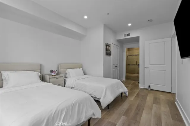 $6,000 | 24507 Town Center Drive, Unit 7318, Valencia, CA 91355