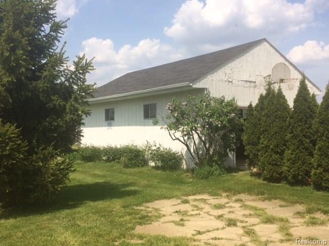 100 North Doran Road Imlay City, MI 48444 - Photo 37 of 46 little barn 2.JPG
