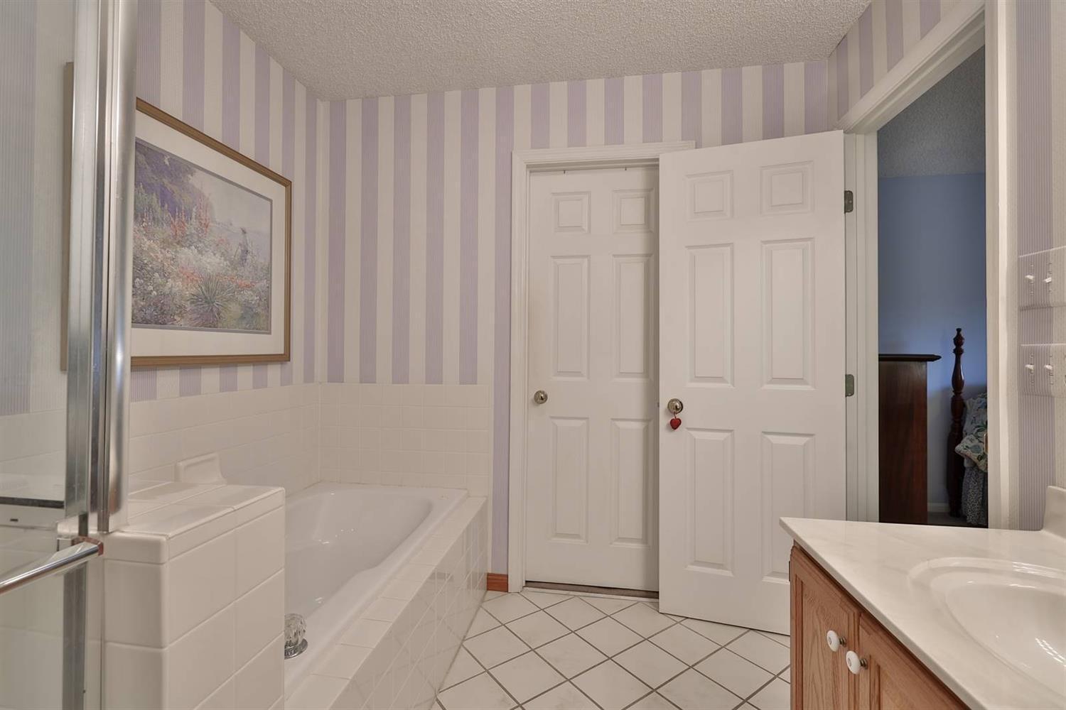 2390 Neeb Road Cincinnati, OH 45238 - Photo 28 of 40