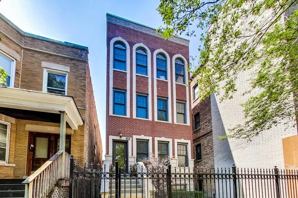 $399,000 | 4216 North Ashland Avenue, Unit G, Chicago, IL 60613