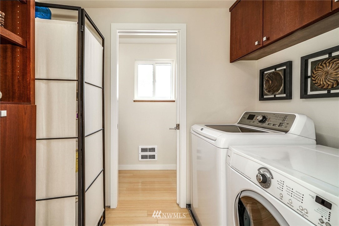 5409 26th Avenue Southwest, Unit B Seattle, WA 98106 - Photo 13 of 31 a utility room with dryer and washer