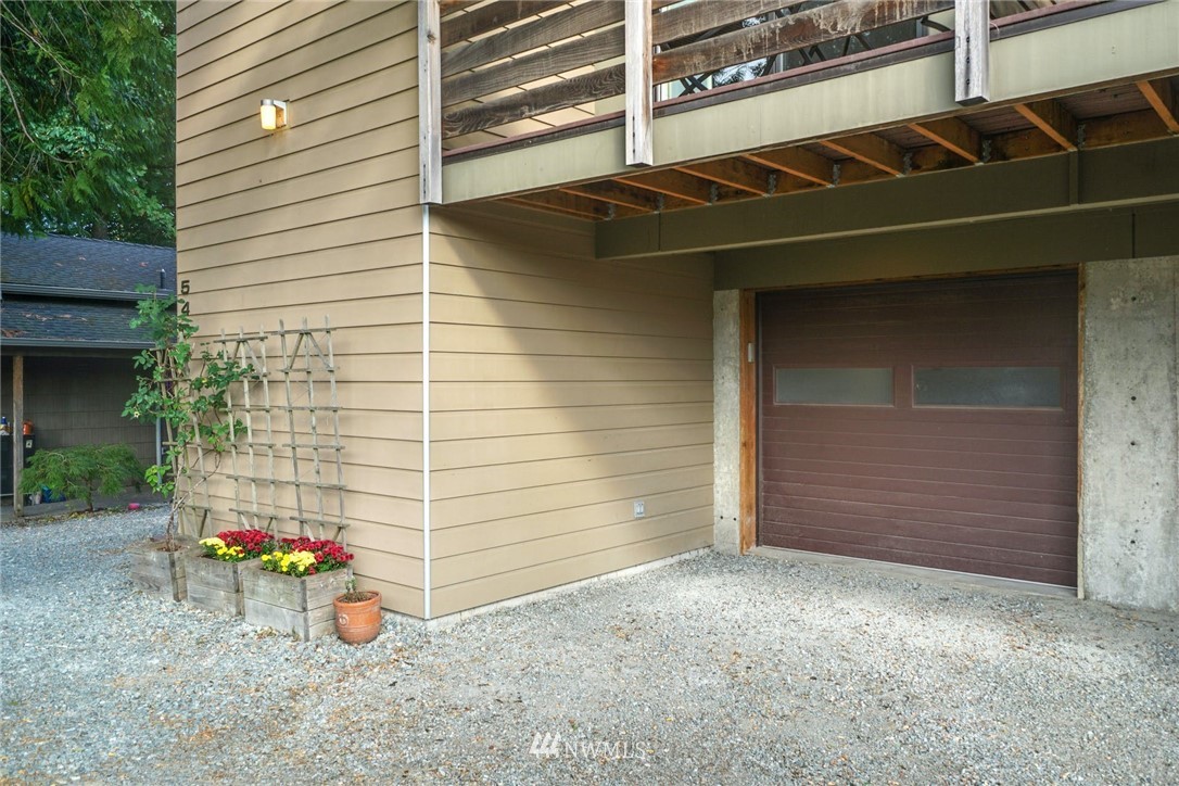5409 26th Avenue Southwest, Unit B Seattle, WA 98106 - Photo 27 of 31 a view of outdoor space and garage