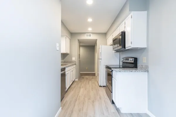$88,988 | 14600 Fonmeadow Drive, Unit 607, Houston, TX 77035