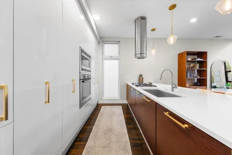 $999,990 | 1718 West Le Moyne Street, Unit 2, Chicago, IL 60622