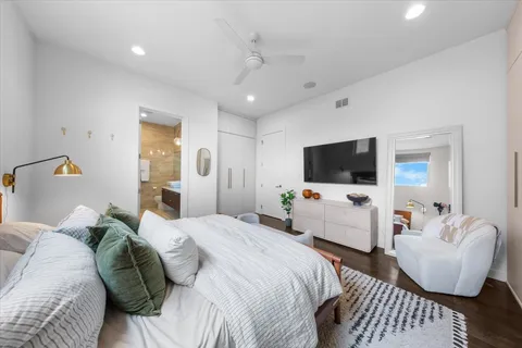 $999,990 | 1718 West Le Moyne Street, Unit 2, Chicago, IL 60622