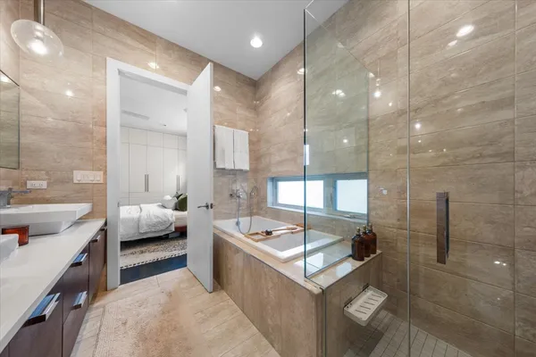 $999,990 | 1718 West Le Moyne Street, Unit 2, Chicago, IL 60622