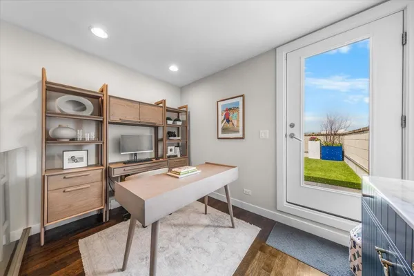 $999,990 | 1718 West Le Moyne Street, Unit 2, Chicago, IL 60622