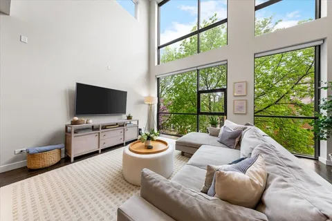 $999,990 | 1718 West Le Moyne Street, Unit 2, Chicago, IL 60622