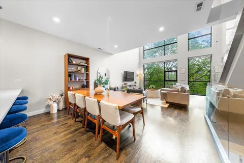 $999,990 | 1718 West Le Moyne Street, Unit 2, Chicago, IL 60622