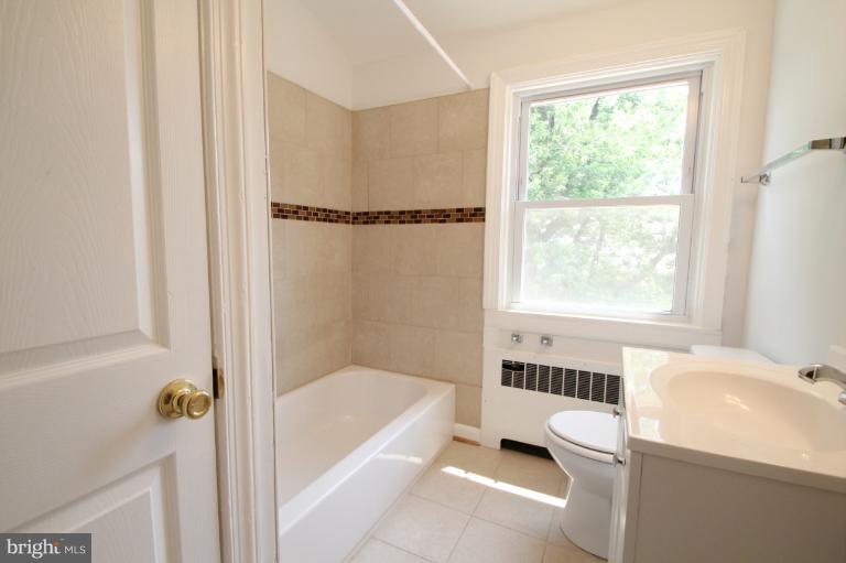 3930 Rexmere Road Baltimore, MD 21218 - Photo 2 of 27 Bath