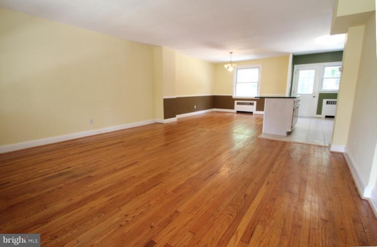 3930 Rexmere Road Baltimore, MD 21218 - Photo 12 of 27 Living Room