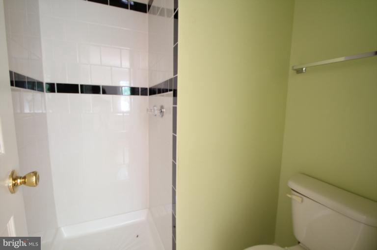 3930 Rexmere Road Baltimore, MD 21218 - Photo 18 of 27 Bath