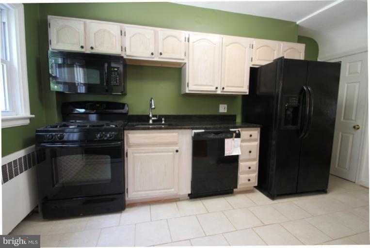3930 Rexmere Road Baltimore, MD 21218 - Photo 9 of 27 Kitchen