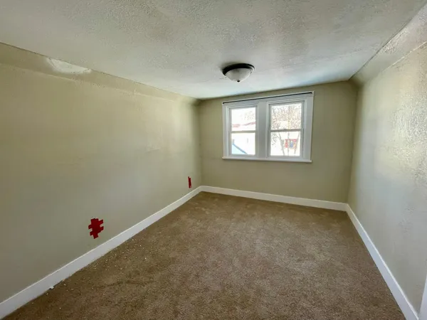 $148,000 | 911 West Cavour Avenue, Fergus Falls, MN 56537