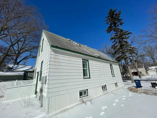 $148,000 | 911 West Cavour Avenue, Fergus Falls, MN 56537