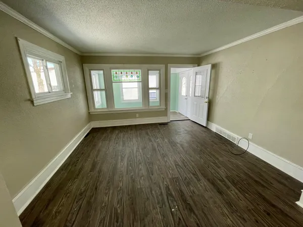 $148,000 | 911 West Cavour Avenue, Fergus Falls, MN 56537