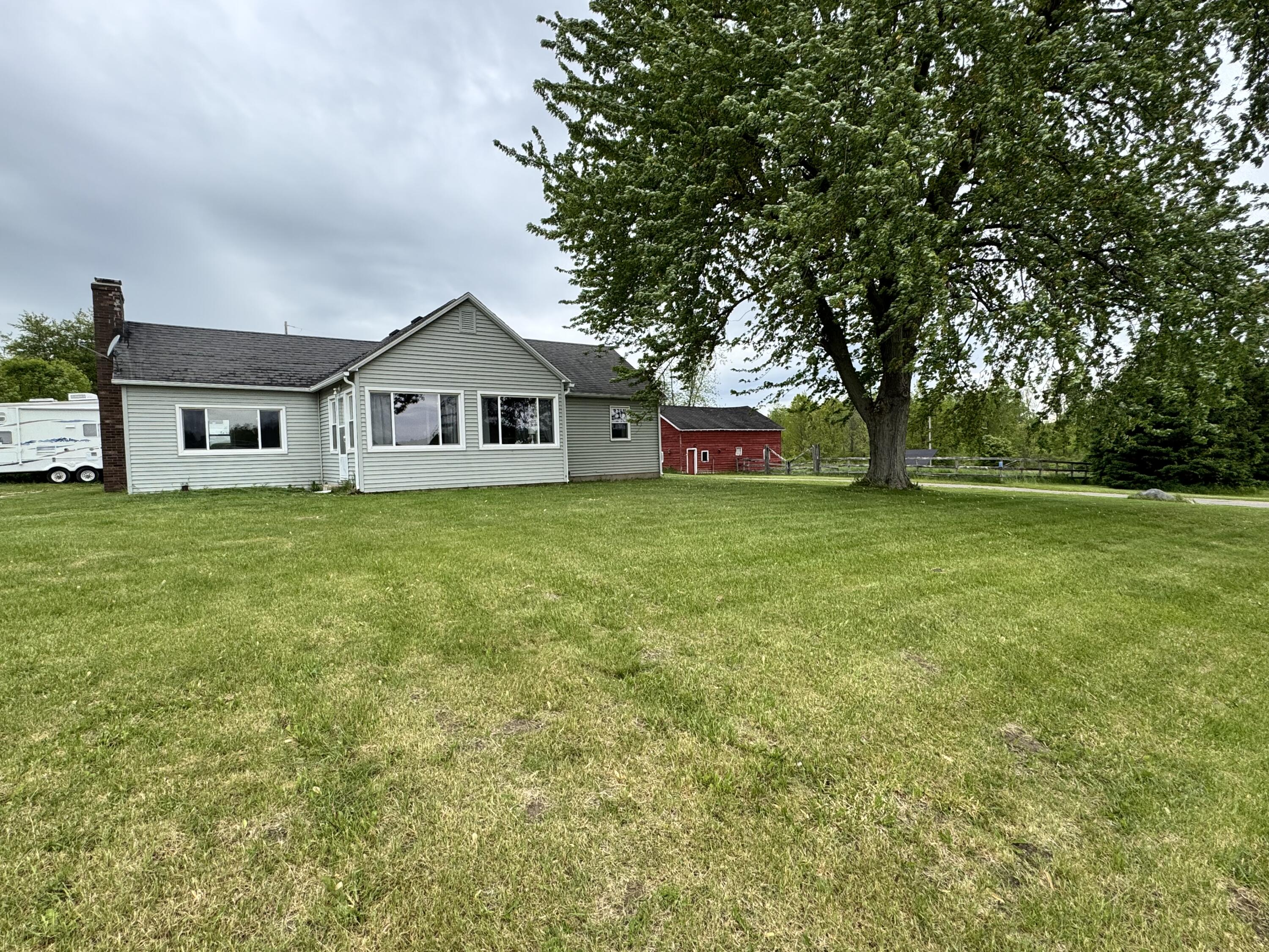 7105 Lessiter Road Northeast Belding, MI 48809 - Photo 5 of 40 IMG_7805