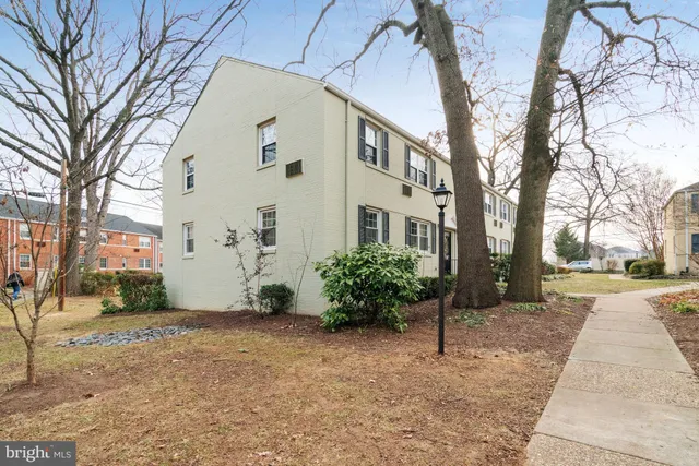 $335,000 | 107 North George Mason Drive, Unit 4, Arlington, VA 22203