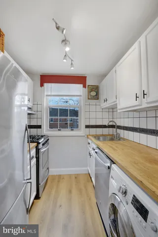 $335,000 | 107 North George Mason Drive, Unit 4, Arlington, VA 22203