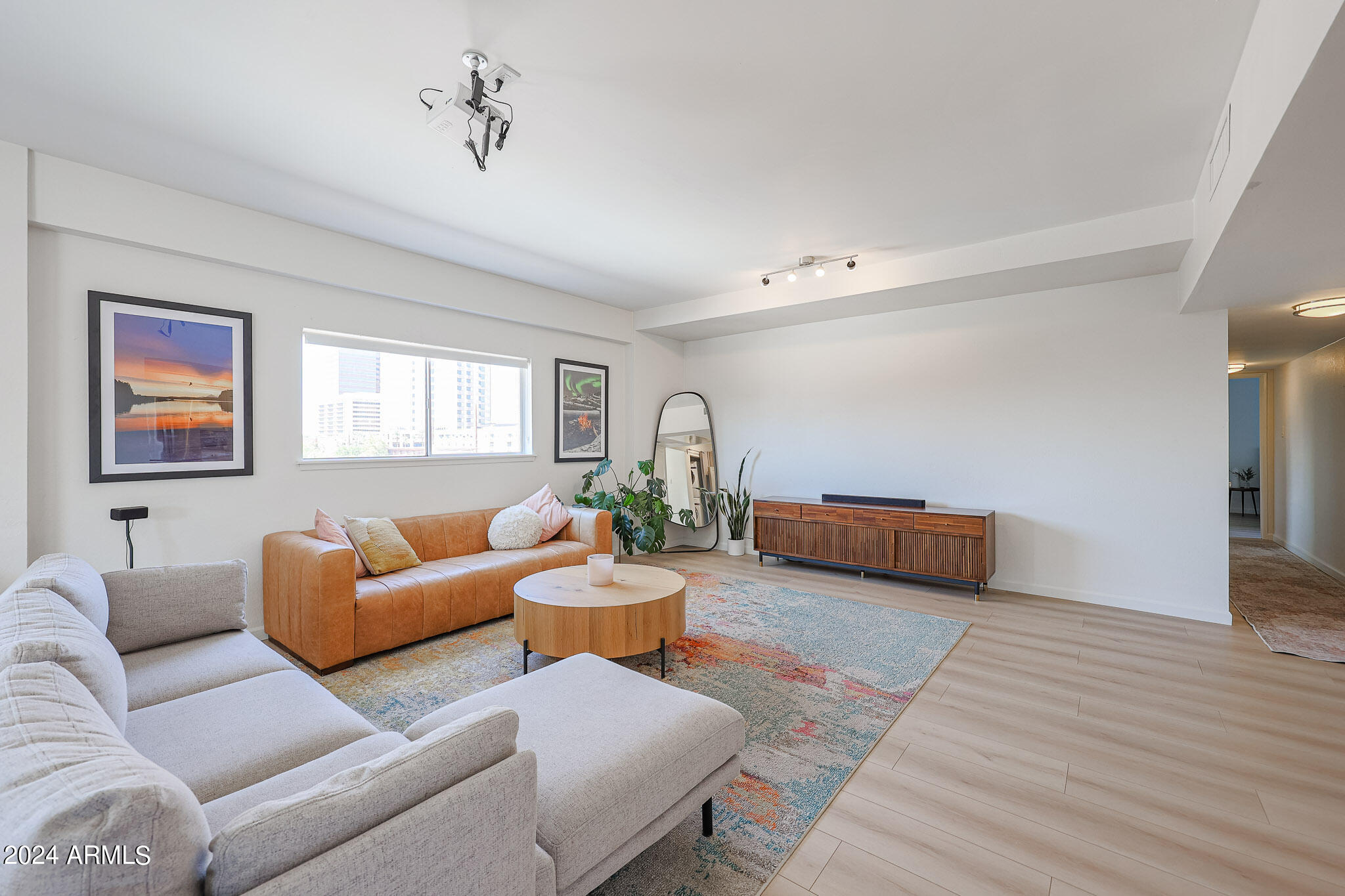 353 East Thomas Road, Unit C408 Phoenix, AZ 85012 - Photo 1 of 35 Great Room