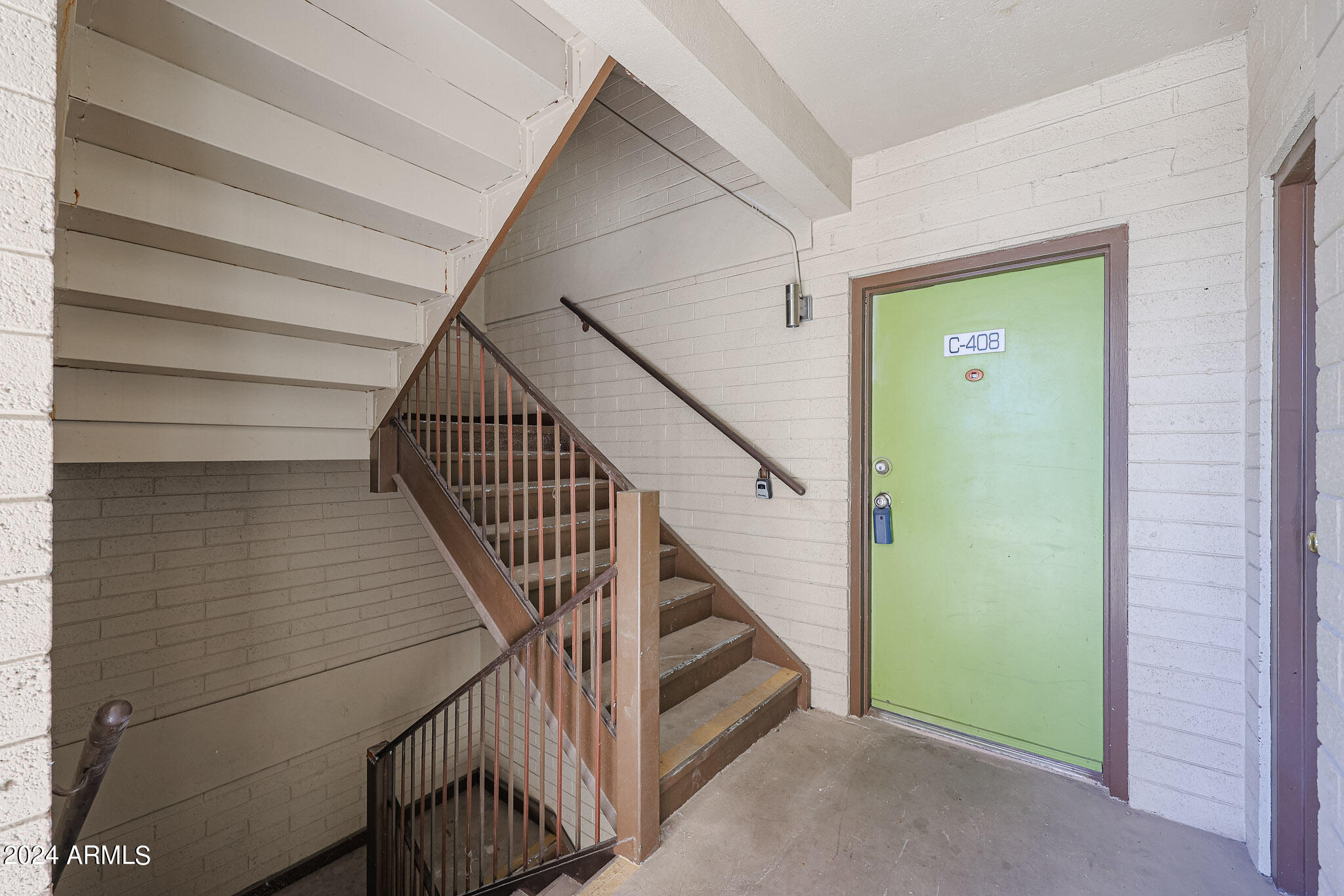 353 East Thomas Road, Unit C408 Phoenix, AZ 85012 - Photo 35 of 35 Elevator building
