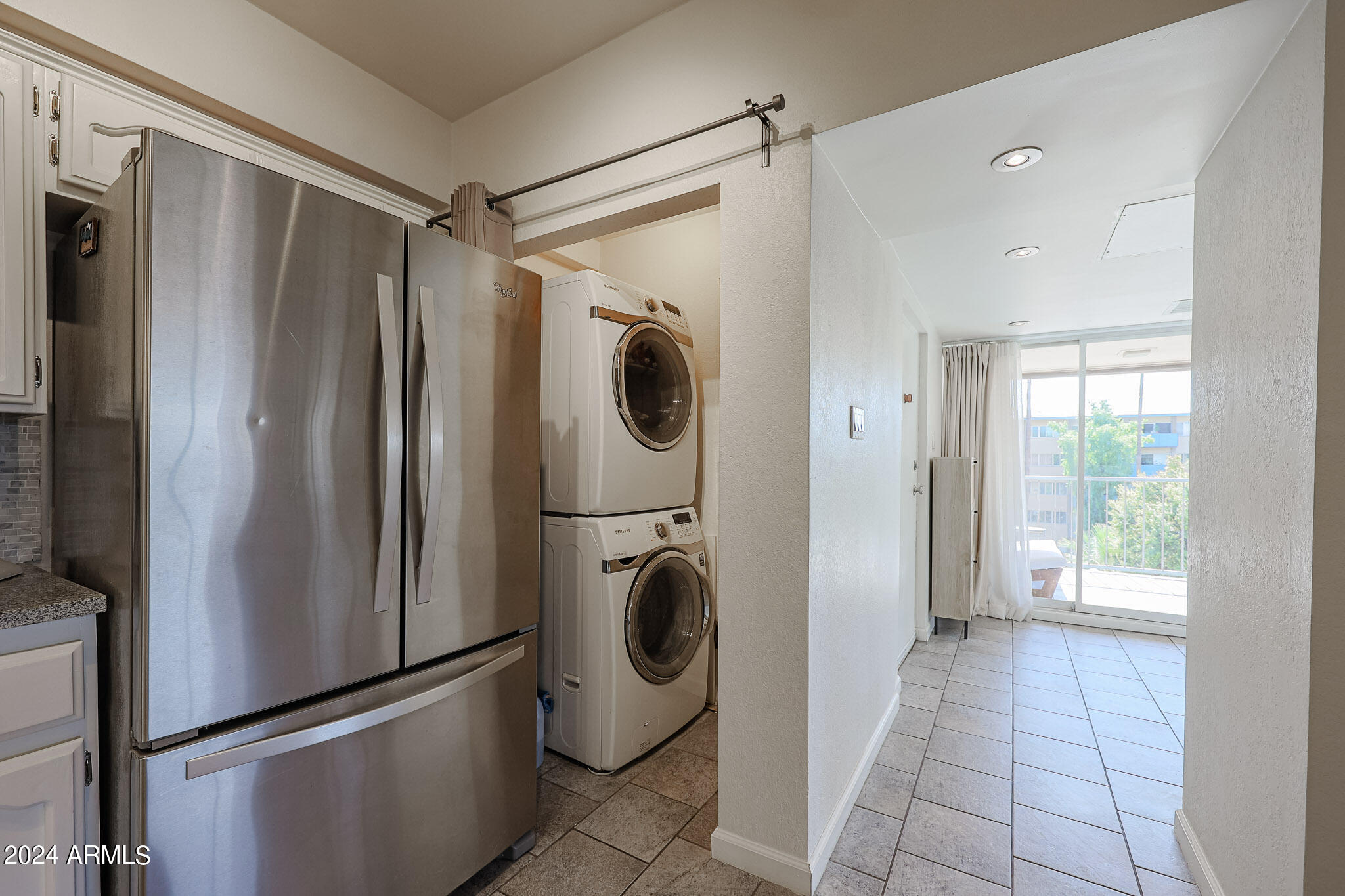 353 East Thomas Road, Unit C408 Phoenix, AZ 85012 - Photo 8 of 35 Inside laundry