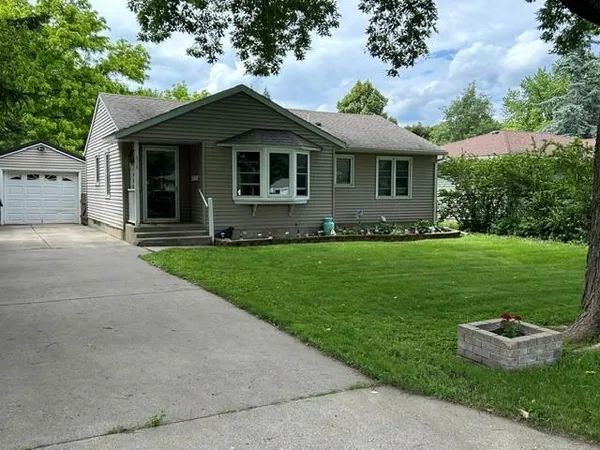 $220,000 | 514 Clark Street Northeast, Hutchinson, MN 55350