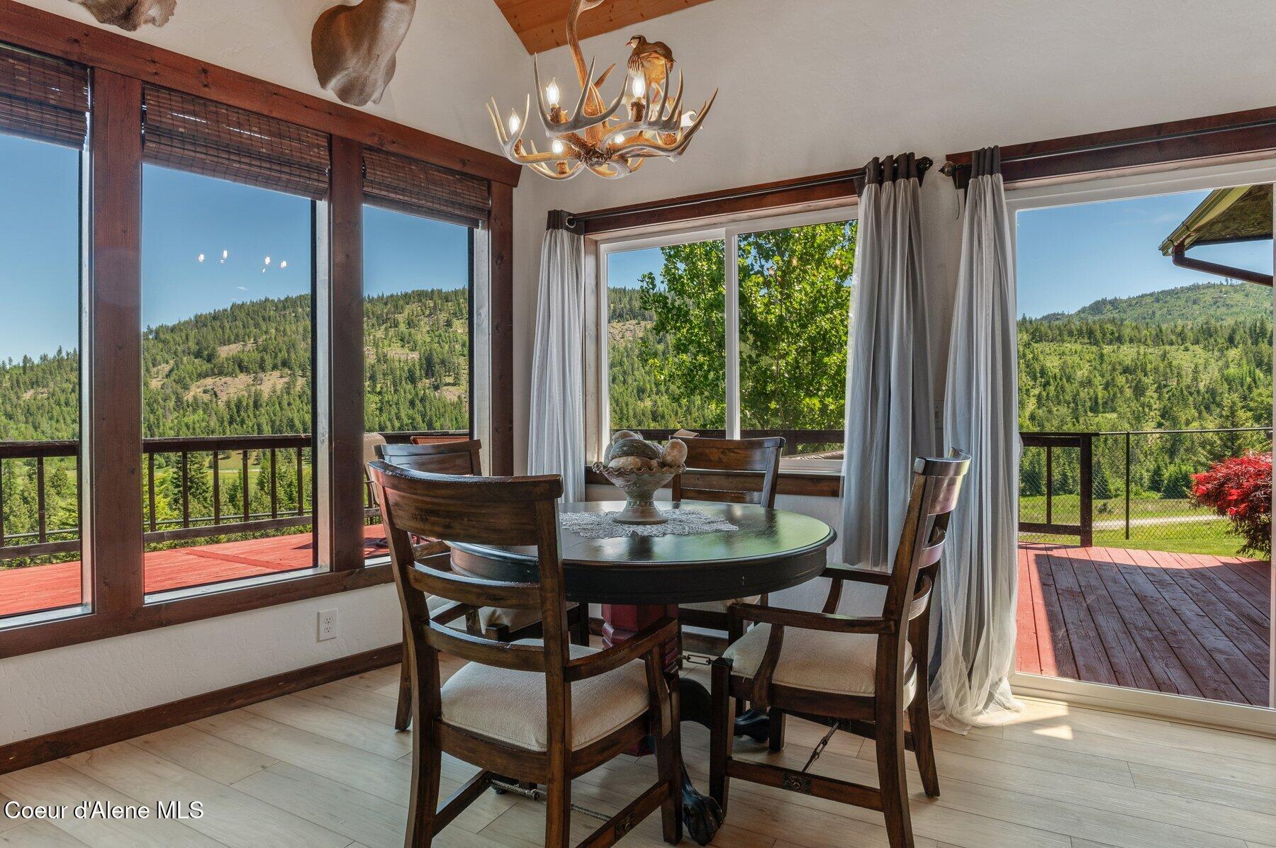 2902 Jewel Lake Road Sagle, ID 83860 - Photo 8 of 51 Dining View