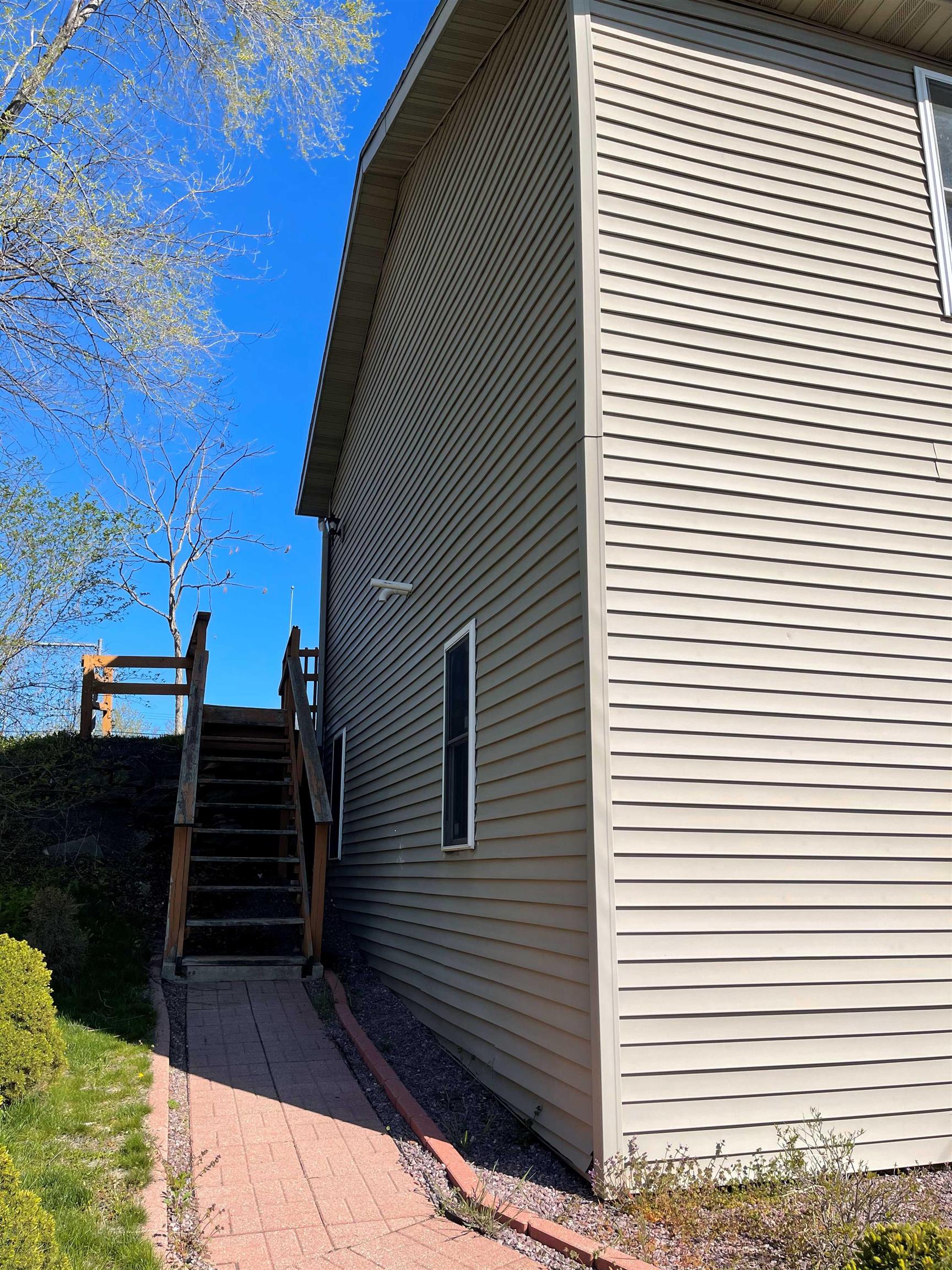 502 East Cook Street Portage, WI 53901 - Photo 3 of 30