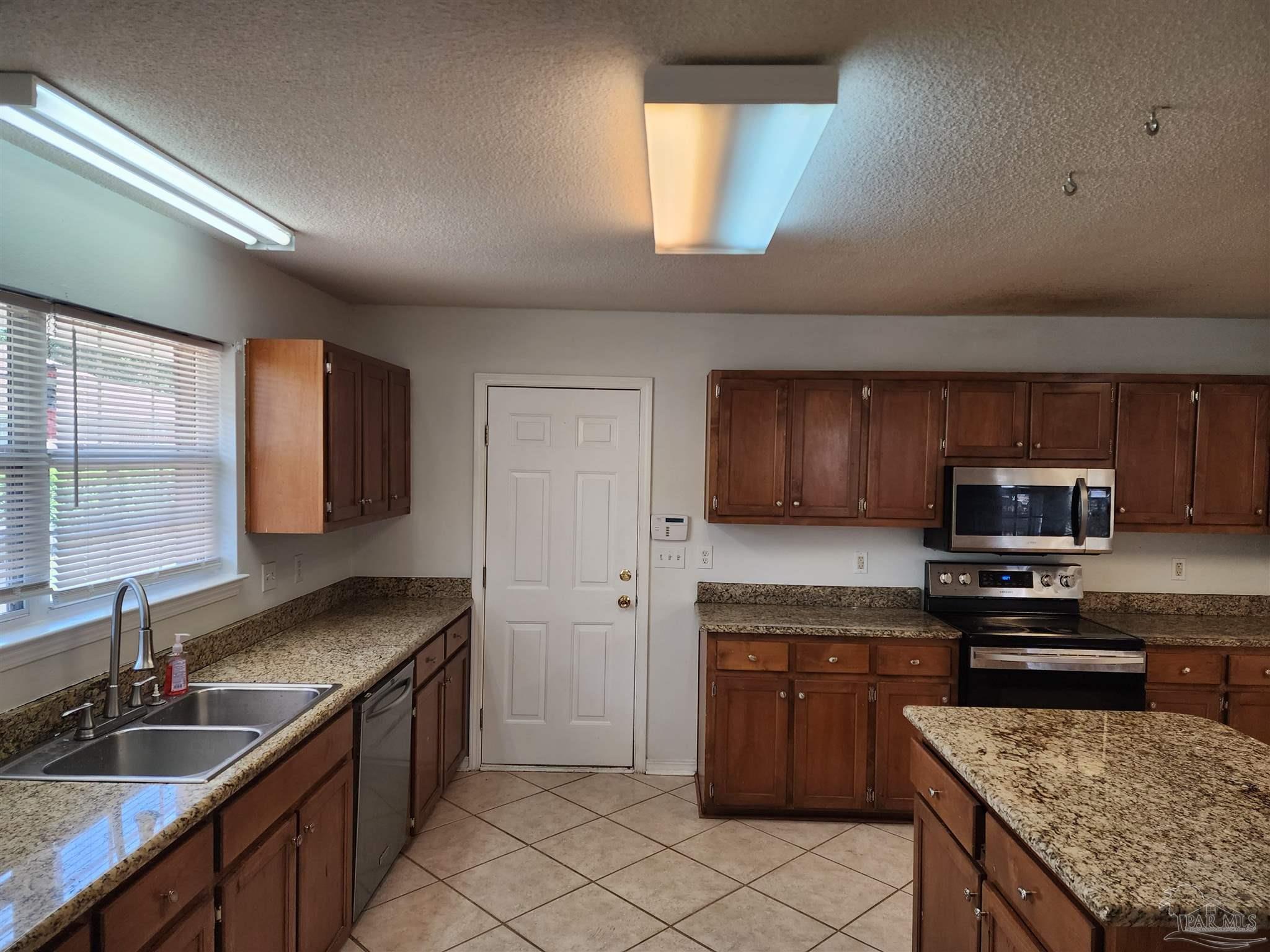 7167 Rampart Way Pensacola, FL 32505 - Photo 9 of 34