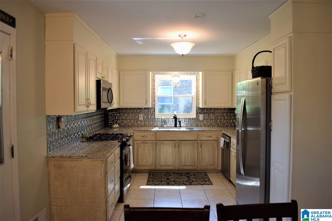 3521 Laurel View Lane Birmingham, AL 35243 - Photo 5 of 26