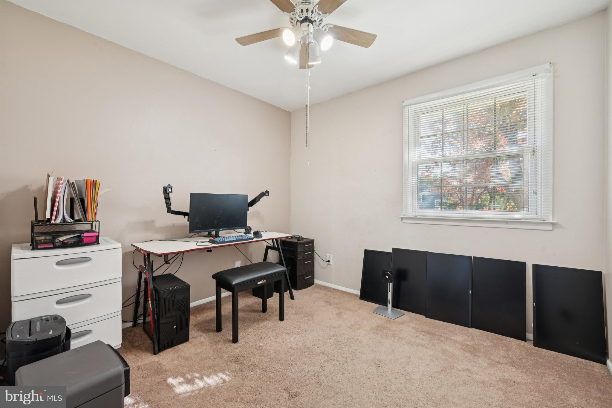 43 Princeton Drive Delran, NJ 08075 - Photo 13 of 25 a workspace with a window