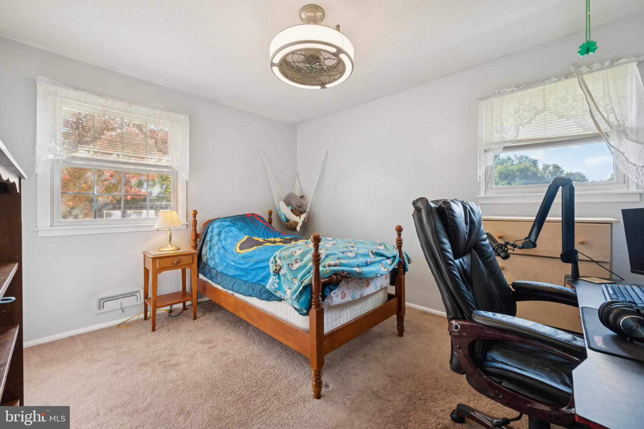 43 Princeton Drive Delran, NJ 08075 - Photo 14 of 25 a bedroom with a bed and a large window