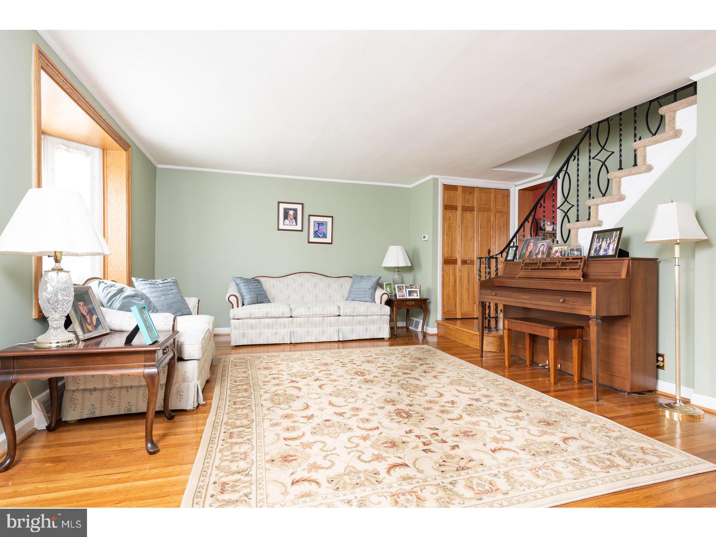 611 Dutton Circle Springfield, PA 19064 - Photo 4 of 28