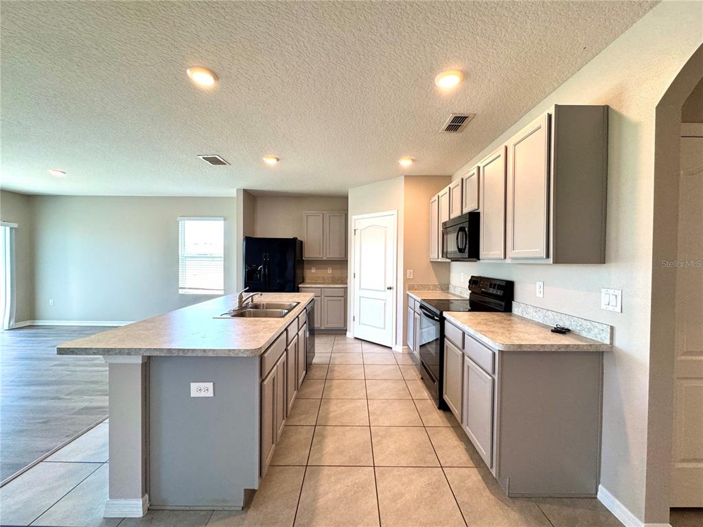 216 Grove Branch Road Winter Haven, FL 33880 - Photo 4 of 35 Gallery Image 4