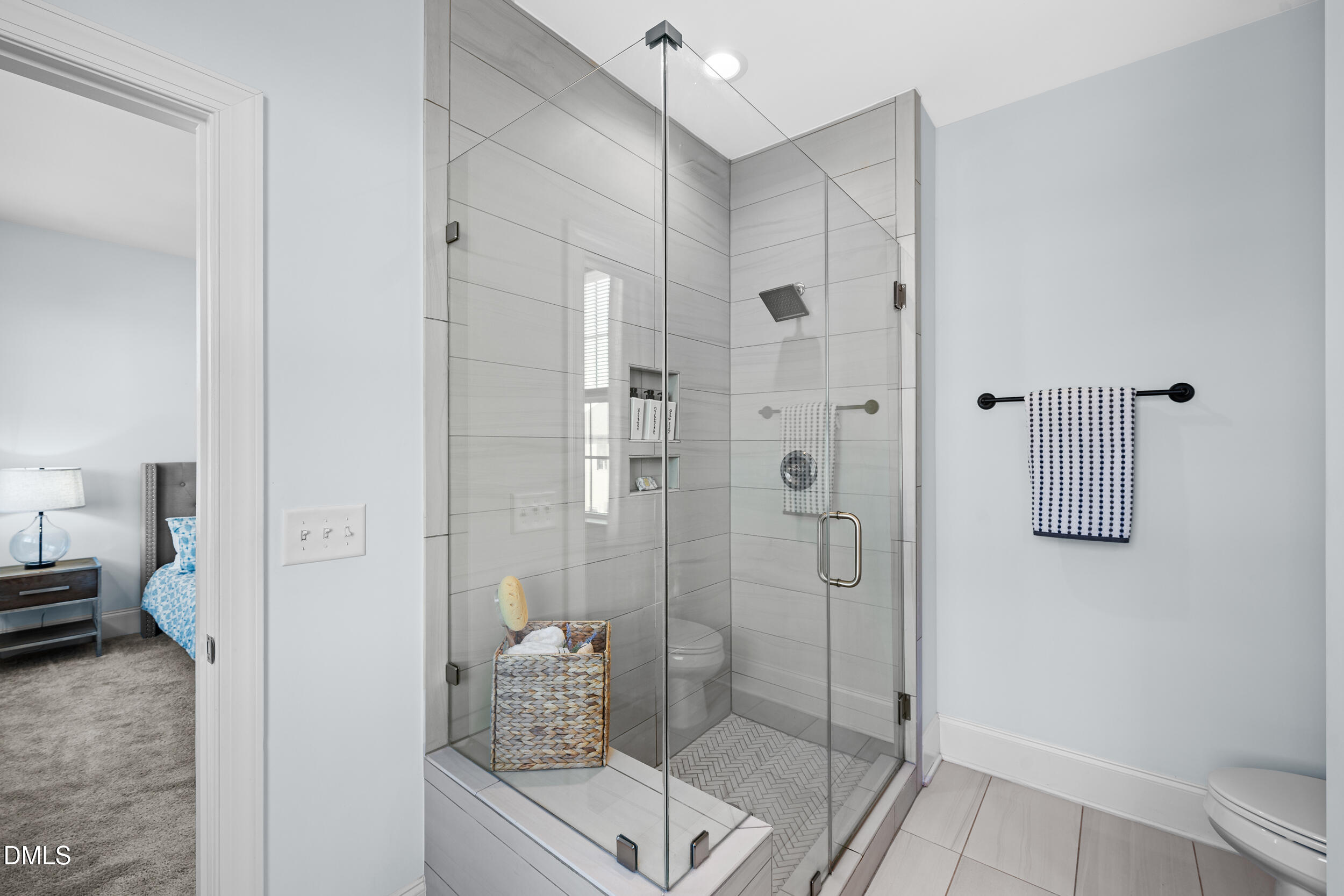 1606 Wooster Street Raleigh, NC 27607 - Photo 20 of 26 a bathroom with a shower