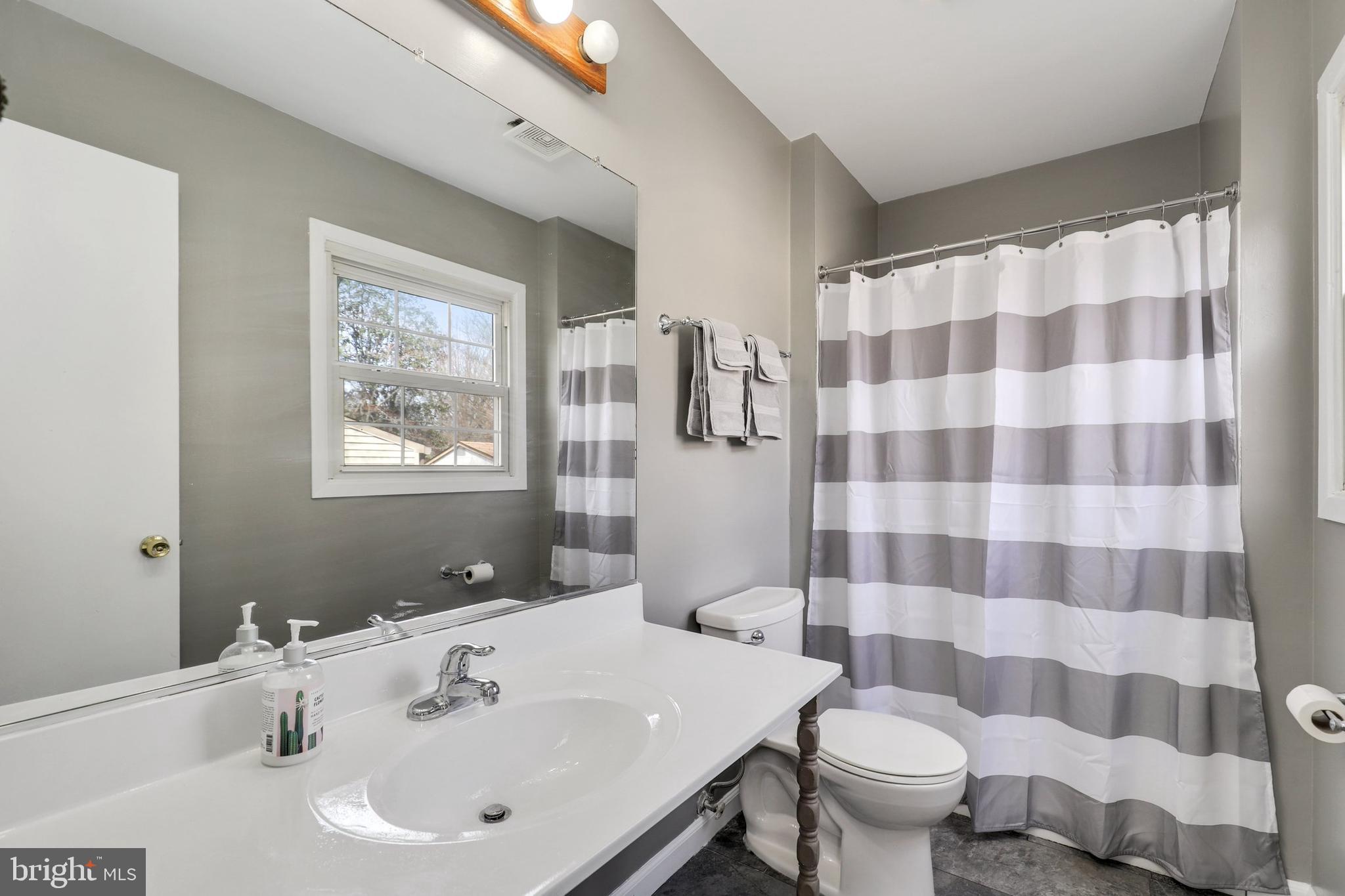 12502 Silverbirch Lane Laurel, MD 20708 - Photo 19 of 33 Gallery Image 19