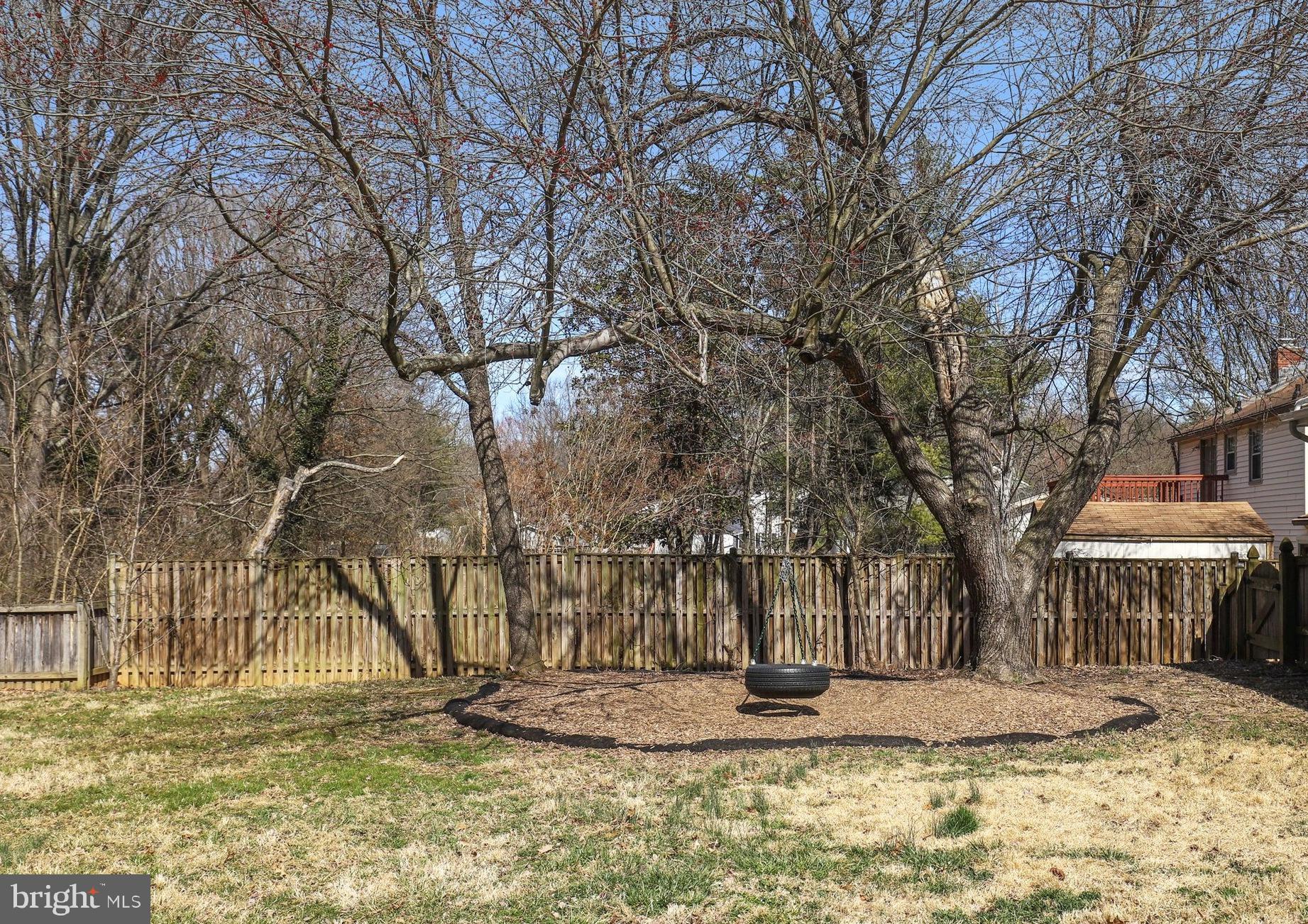 12502 Silverbirch Lane Laurel, MD 20708 - Photo 4 of 33 Gallery Image 4