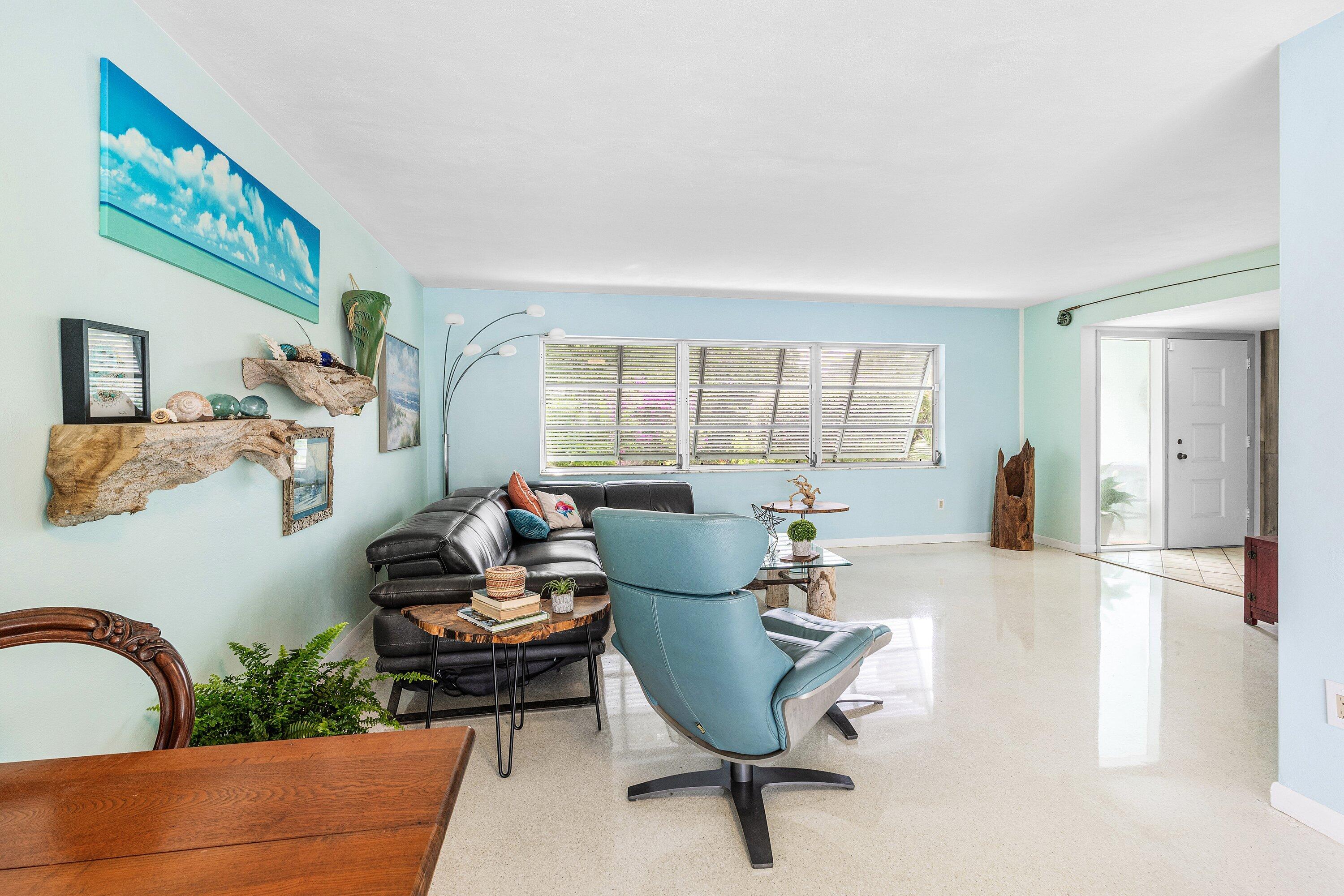200 Northwest 11th Avenue Boca Raton, FL 33486 - Photo 9 of 32 Living Room