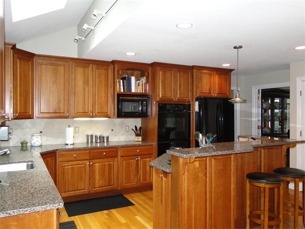 32 Little Pond Road Northborough, MA 01532 - Photo 2 of 30 Gallery Image 2