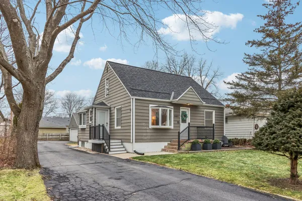 $2,900 | 6463 North Garden Grove Lane, Glendale, WI 53209