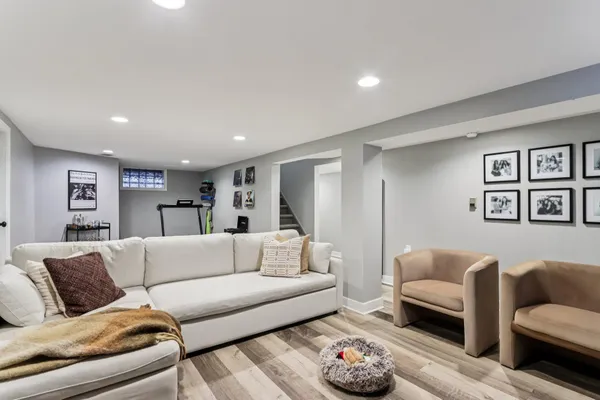 $2,900 | 6463 North Garden Grove Lane, Glendale, WI 53209