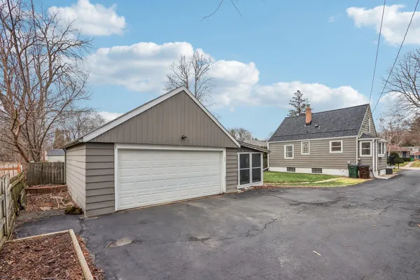 $2,900 | 6463 North Garden Grove Lane, Glendale, WI 53209