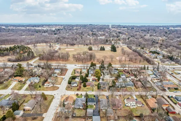 $2,900 | 6463 North Garden Grove Lane, Glendale, WI 53209