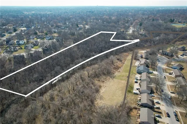 $150,000 | 705 Northeast Noeleen Lane, Lee's Summit, MO 64086